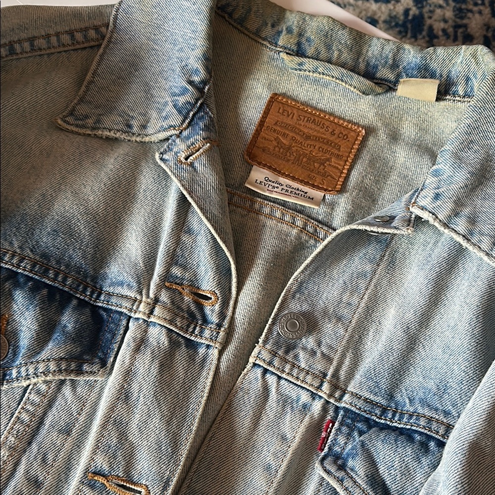 Levi's Light Blue Denim Jacket Cropped